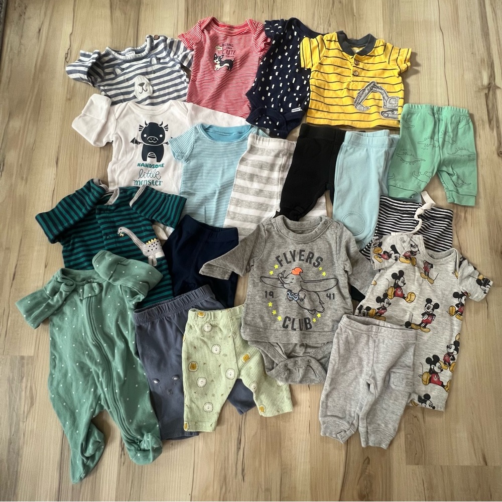 Lot of 19 Newborn Baby Boy Clothes Outfits Sleepers Shirts Pants Shorts